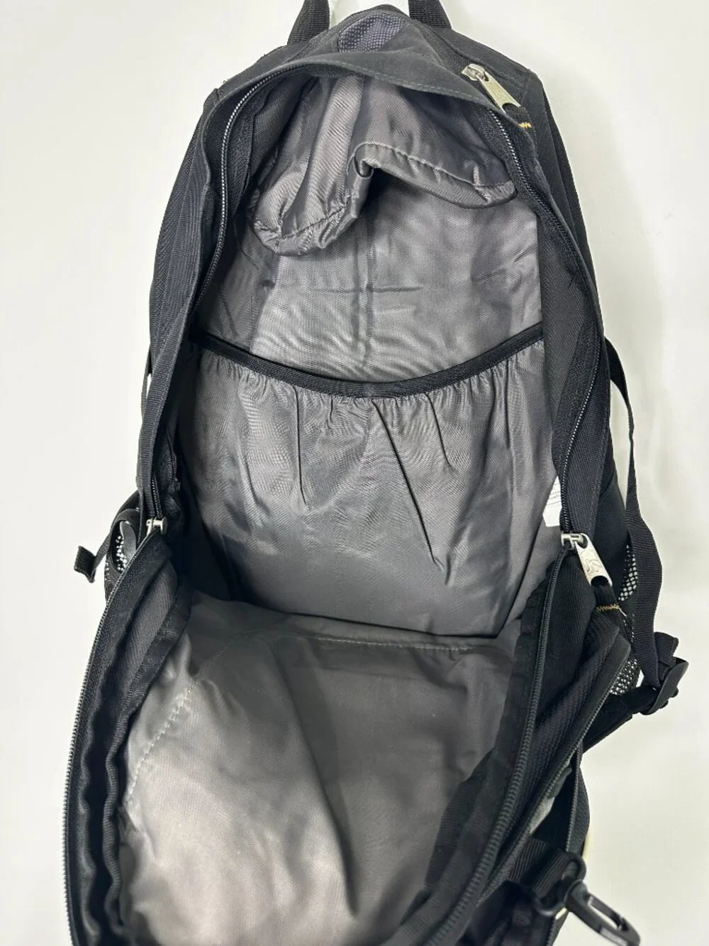 jansport agave 32l backpack new storm gray to let you stay dry and comfortable even when you sweat Mochila Jansport Women Agave New